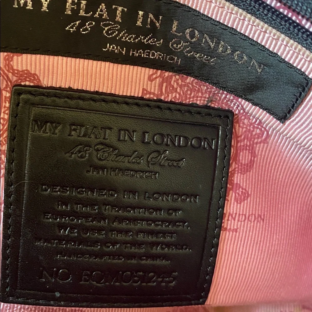 My flat in London bag - Picture 5 of 8